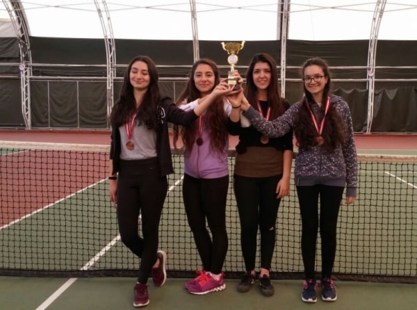 Ankara İli Liseler arası Tenis Turnuvasında kız ve erkek takımlarımız  Ankara 4.sü olmuşlardır...