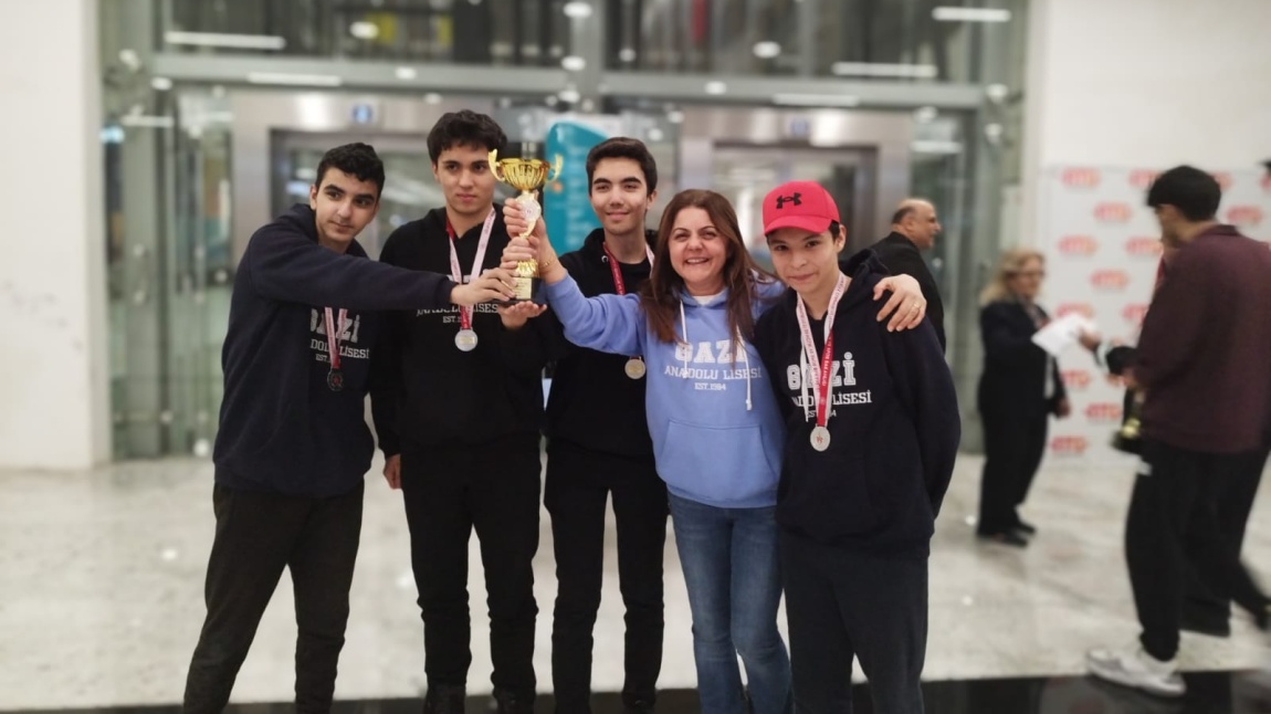 Ankara İl Birinciliği Satranç Turnuvasında Okulumuz İl İkincisi olmuştur. Bölge yarışmasına gitmeye hak kazanmıştır... 