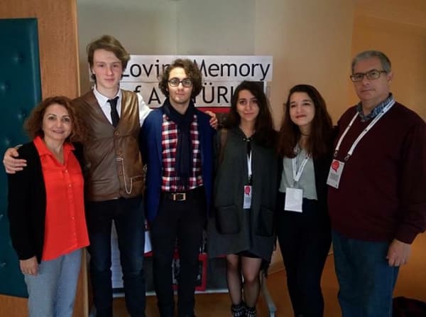 Münazara Turnuvasında genç beyinler kıyasıya tartıştı, Gazi Anadolu Lisesi şampiyon oldu...