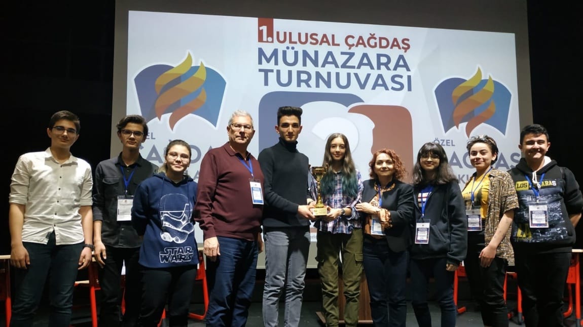 1. Ulusal Çağdaş Münazara turnuvasında Okulumuz Münazara takımı 1. oldu...