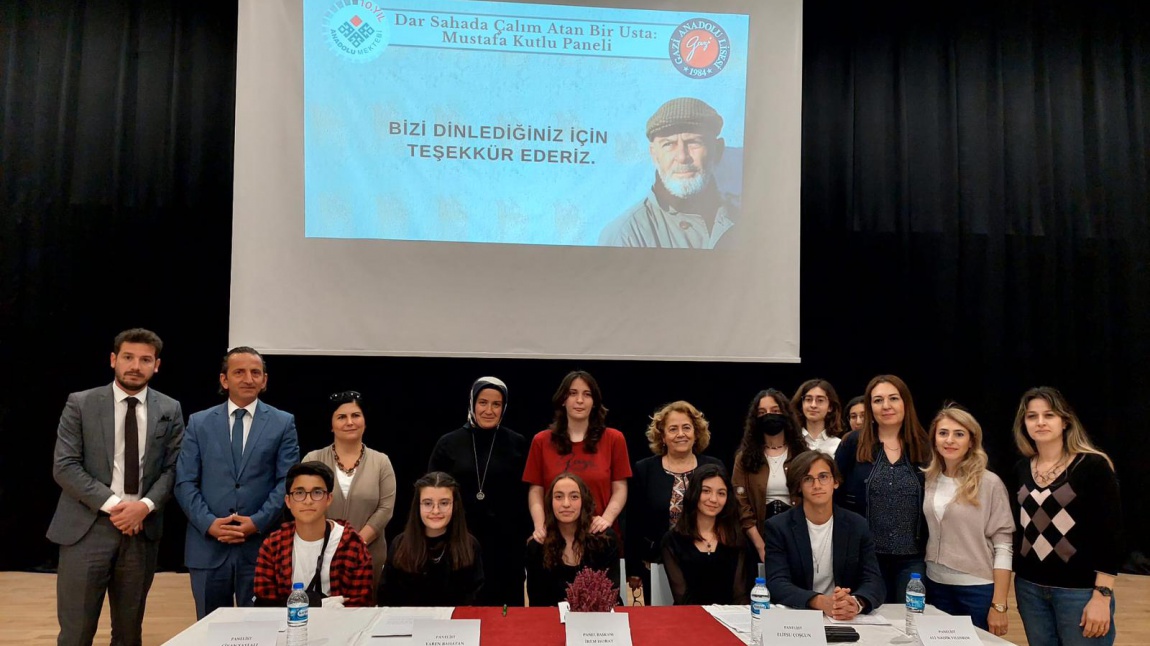 Anadolu Mektebi Yazar Okumaları Programı Öğrencileri 