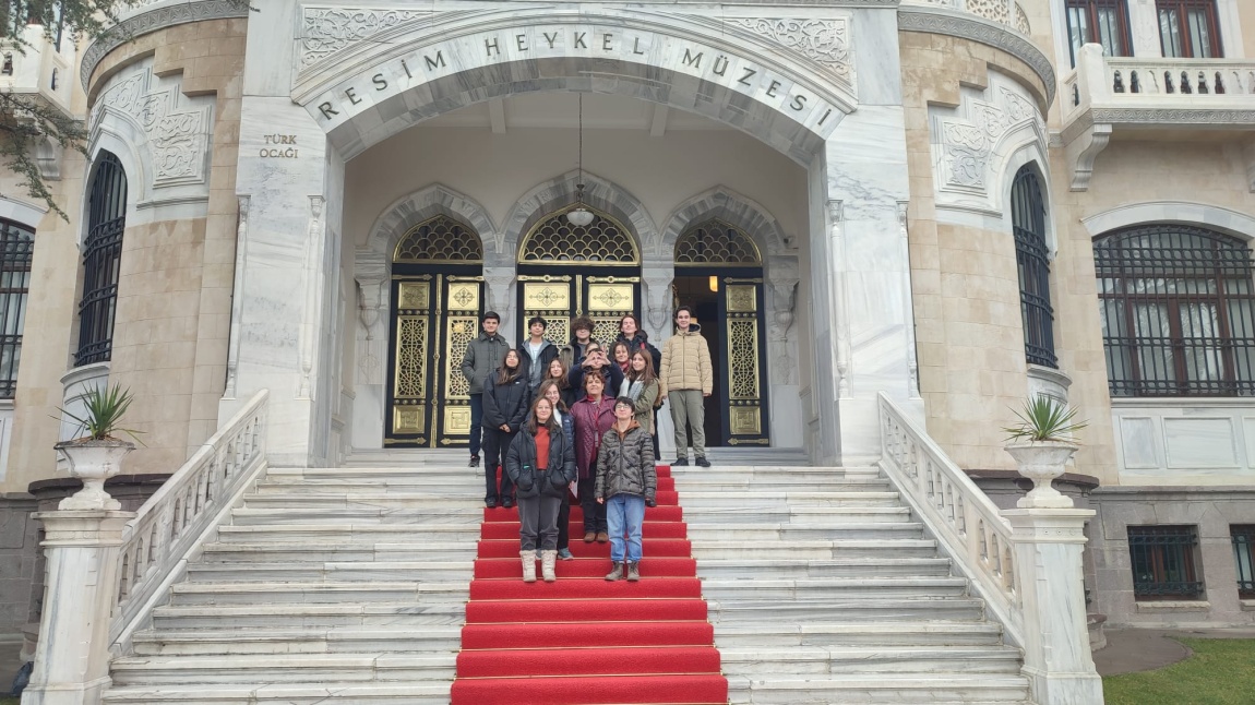 Okulumuz “EUROPE İS FASHİON FOR ALL” projesi kapsamında, Ankara’da bulunan Etnografya Müzesi ile Resim Heykel Müzesine gezi düzenledi.